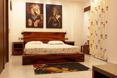Luxe Wildlife Theme Studio With Cinema Projector - image 4