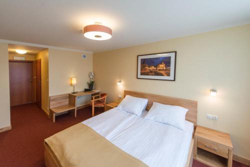 1 queen bed