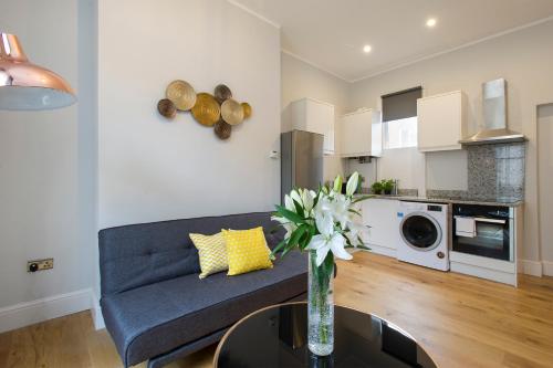 Market Street Apartments - City Centre Modern 1bedroom Apartments with NEW WIFI and Very Close to Tram