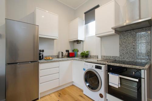 Market Street Apartments - City Centre Modern 1bedroom Apartments with NEW WIFI and Very Close to Tram
