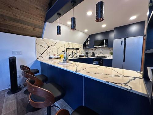 Alpine River Cabin with direct access to the river in Pinalito