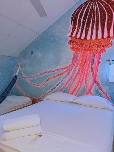 1 double bed, 1 twin bed