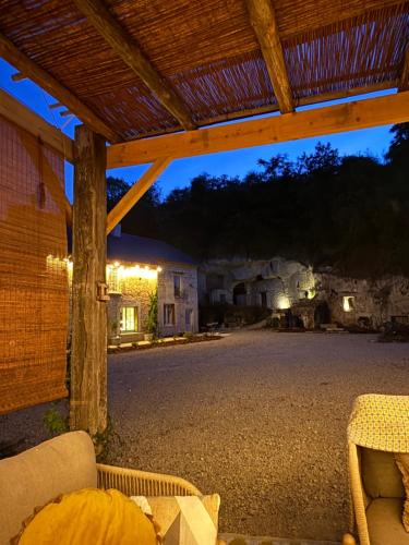 La vallée des grottes (La vallee des grottes) in Candes-Saint-Martin
