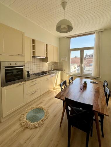 Practical 5 bedroom house with garage gîte à louer Hondsnest