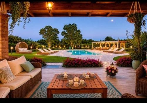 VILLA DOLORES , with a spectacular swimming pool with hydromassage and a big garden for the children - IUN S3325