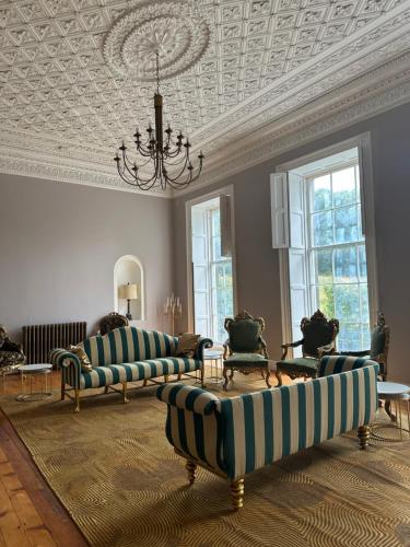 Dārzs, Uppercourt Manor in Dunmore