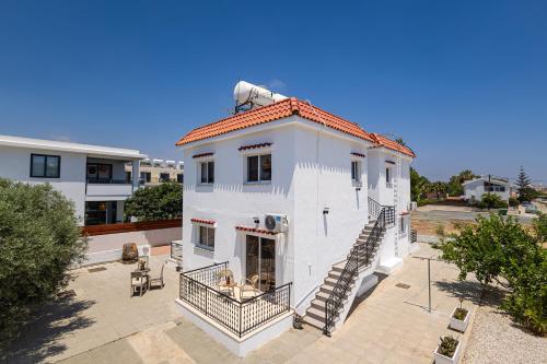 A szálláshely kívülről, Olive Grove Apartments in Píla