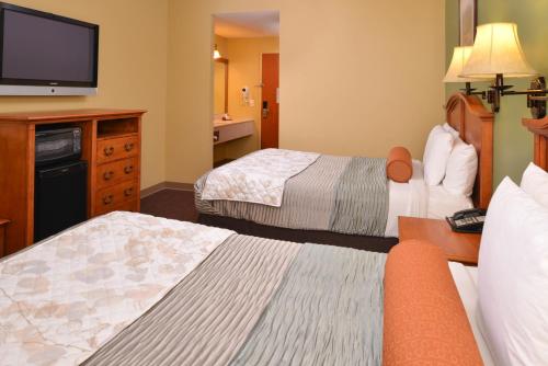 Country Hearth Inn & Suites Edwardsville in Edwardsville, USA