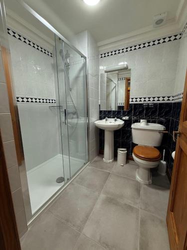Ducha, Imperial Lodge in Lisdoonvarna