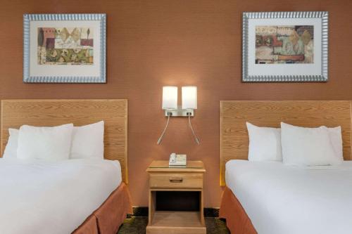2 double beds