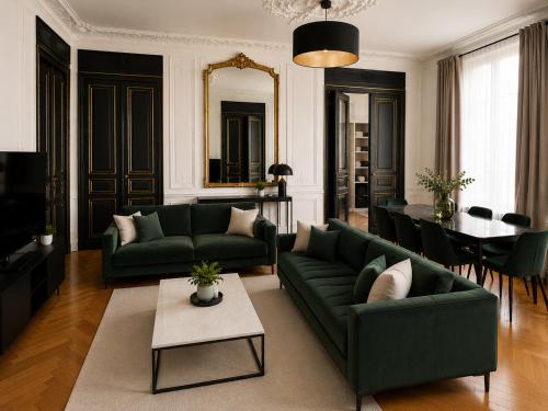 Plaza Champs-elysee - Arc De Triomphe - Salle Pleyel