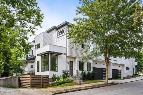 Modern Atlanta-Ponce City Home