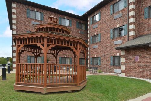 Balcony/terrace, Country Hearth Inn & Suites Edwardsville St. Louis in Edwardsville (IL)