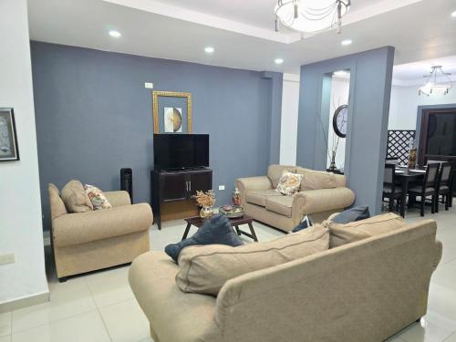 Modern House with Private Pool in Santa Rosa De Copan