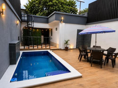 Modern House with Private Pool in Santa Rosa De Copan
