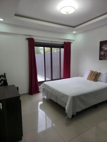 Modern House with Private Pool in Santa Rosa De Copan