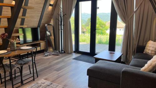 Breeze Cabin كوخ النسيم in Malešići