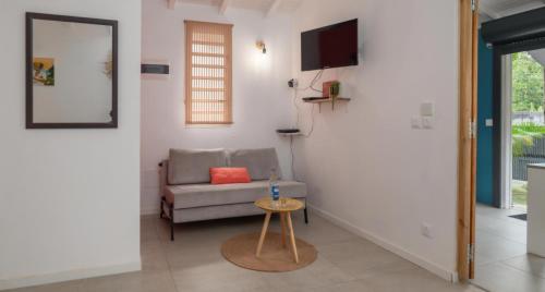 Papillon Sainte-Anne Bungalow, Guadeloupe in บัว โฌลอง