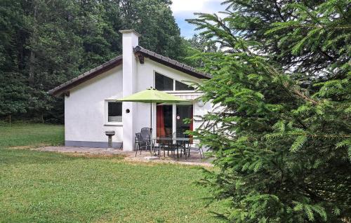 3 Bedroom Cozy Home In Gerolsteinhinterhaus in Hinterhausen, Deutschland