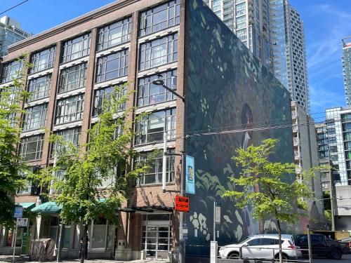 Downtown 1BR Condo at Granville Strip near English Bay, Vancouver
