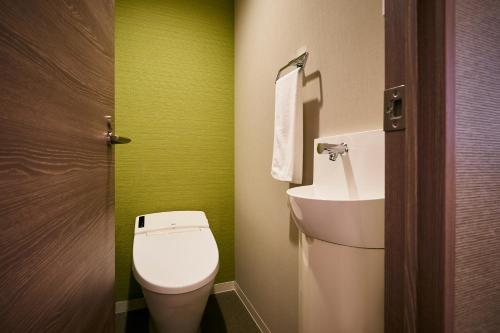 karaksa hotel Osaka Namba Room Type - Family Room with Wide Twin Beds