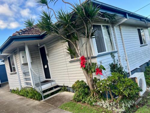 Conveniently located near Westfield Carindale in Alrededores Este de Brisbane