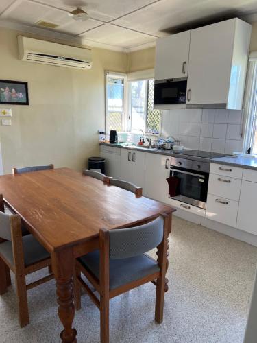 Conveniently located near Westfield Carindale in Alrededores Este de Brisbane