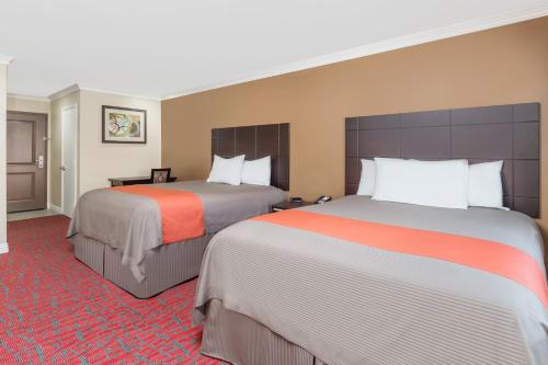 Queen Room with Two Queen Beds - Mobility/Hearing Accessible - Non-Smoking
