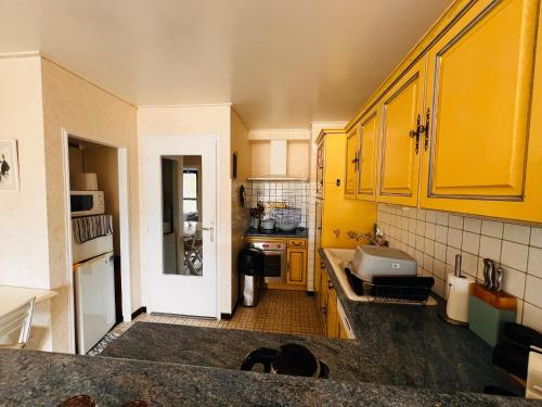 Appartement T3 proche plage - 57m² - FR-1-309-592 - image 4