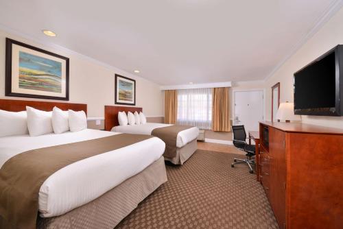 2 queen beds