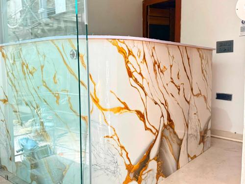 Hotel O Bay Inn — other in TA 20 Gali No 1 Tuglakabad Extension Opposite Haldiram New Delhi, Delhi, New Delhi India, 110019