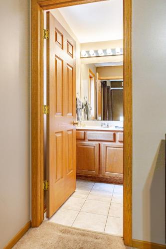 Spacious Condo in Chicago Ridge