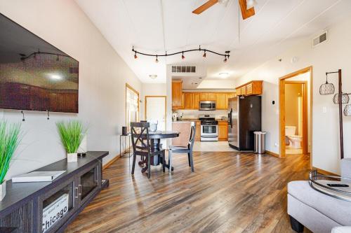 Spacious Condo in Chicago Ridge