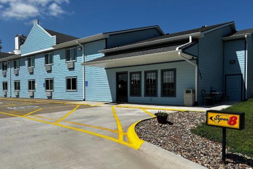 Super 8 by Wyndham Pella