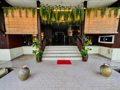 QURATA RIVERSIDE RESORT in Kuala Ibai