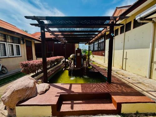 QURATA RIVERSIDE RESORT in Kuala Ibai