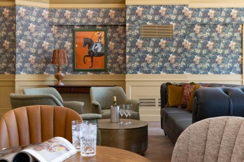 Pub/Lounge, Bernwood Park Hotel in Boarstall