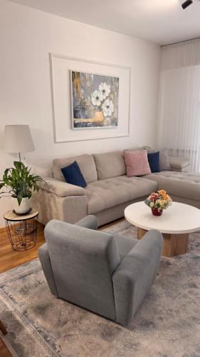 Stylish 1BR Apartment with Free Parking near City Center - Karposh, Skopje