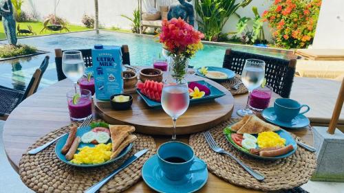 Kamalie Bali Villa 4 elegant rooms, rice Fields ,Ocean , Pool, jacuzzi, Rooftop and Staff to take ca in تانه لوت
