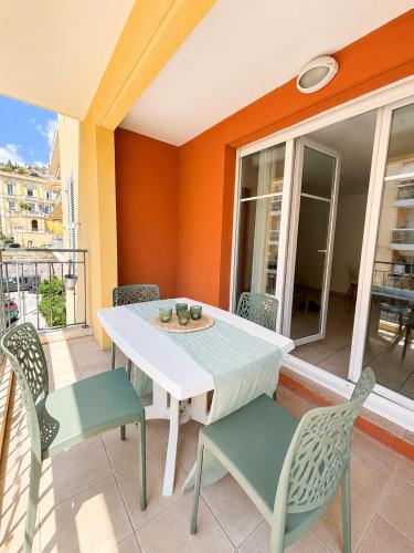 Spacieux Le Royal Plaza - City Center MENTON - option PARKING