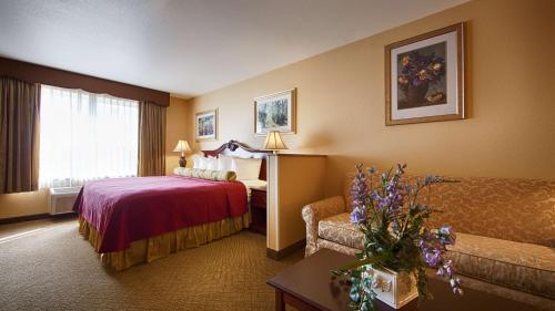 King Suite with Sofa Bed - Non-Smoking