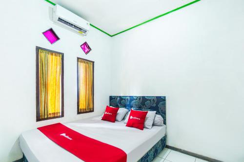 RedDoorz at Pondok Alief near Pantai Ujung Genteng 3