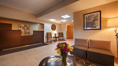 . Days Inn by Wyndham Indiana Benjamin Franklin Highway