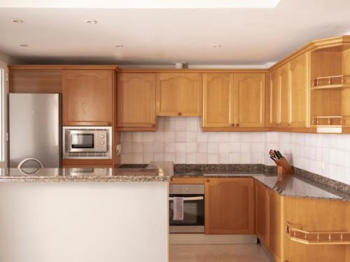 3 bedrooms, 6 beds