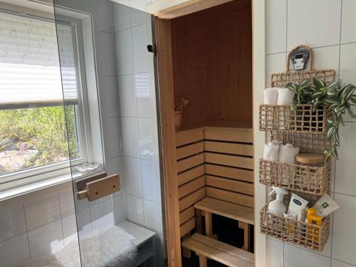 Saun, Sjøhytte med jacuzzi, sauna og panoramautsikt in Ballangen