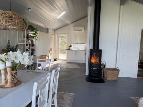 Seadmed, Sjøhytte med jacuzzi, sauna og panoramautsikt in Ballangen