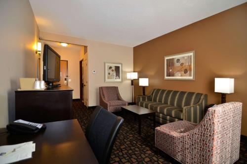 Best Western Plover-Stevens Point Hotel & Conference Center - image 8