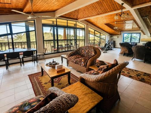 Attrezzature e servizi, Roc Heights in Bakau
