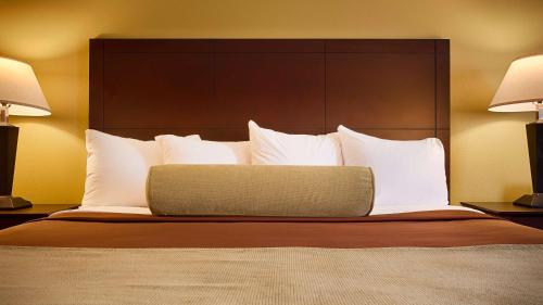 Best Western PLUS Executive Inn - image 8