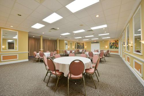 Best Western Green Bay Inn and Conference Center